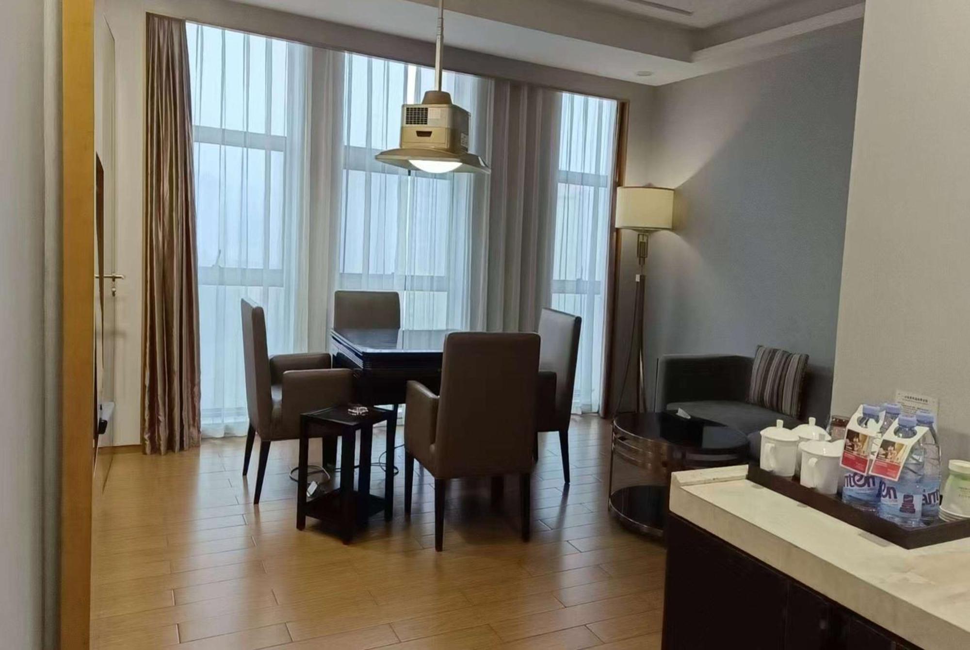 Hotel Ramada Yiyang Taojiang Extérieur photo