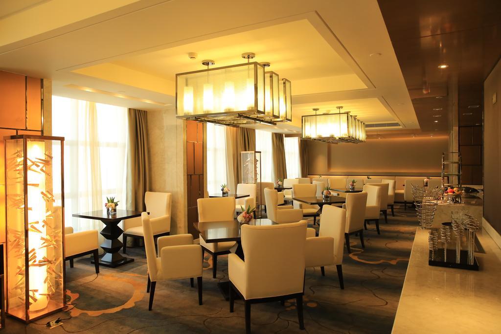 Hotel Ramada Yiyang Taojiang Extérieur photo