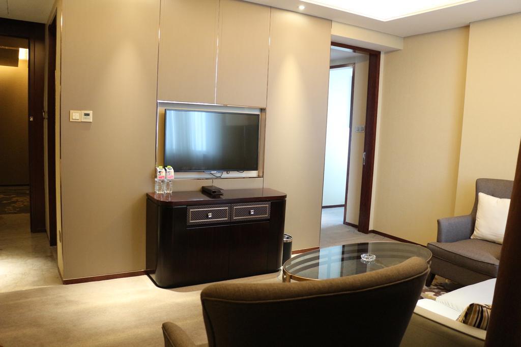 Hotel Ramada Yiyang Taojiang Extérieur photo