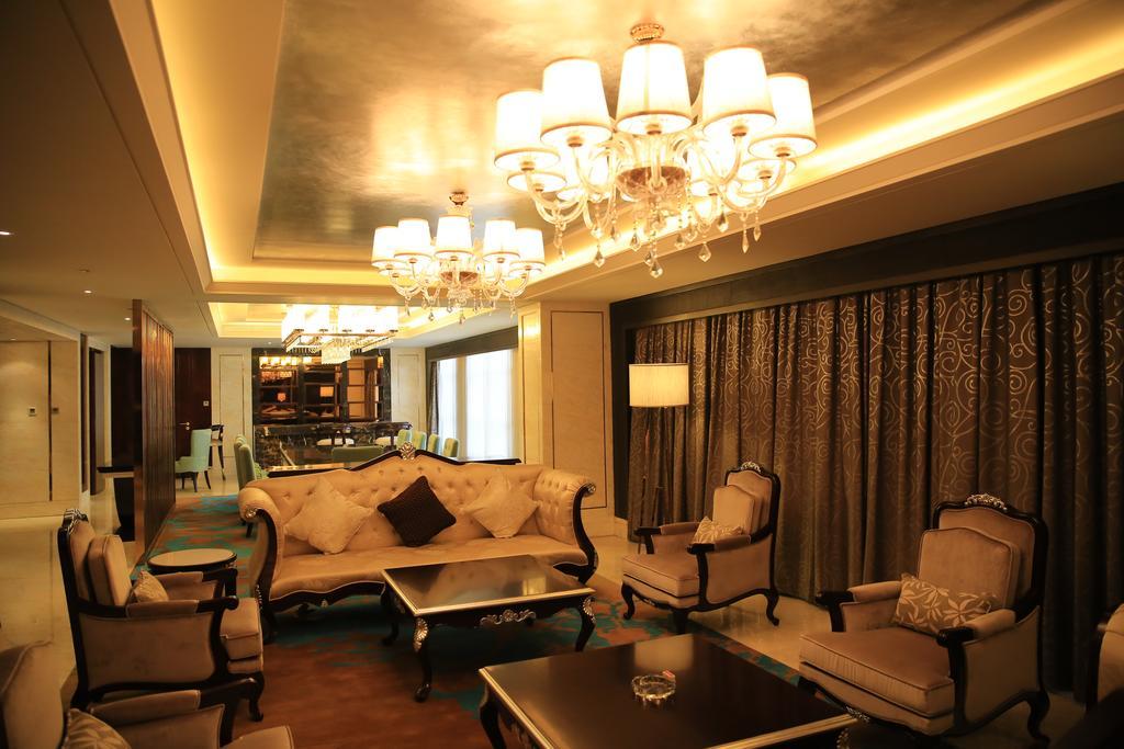 Hotel Ramada Yiyang Taojiang Extérieur photo