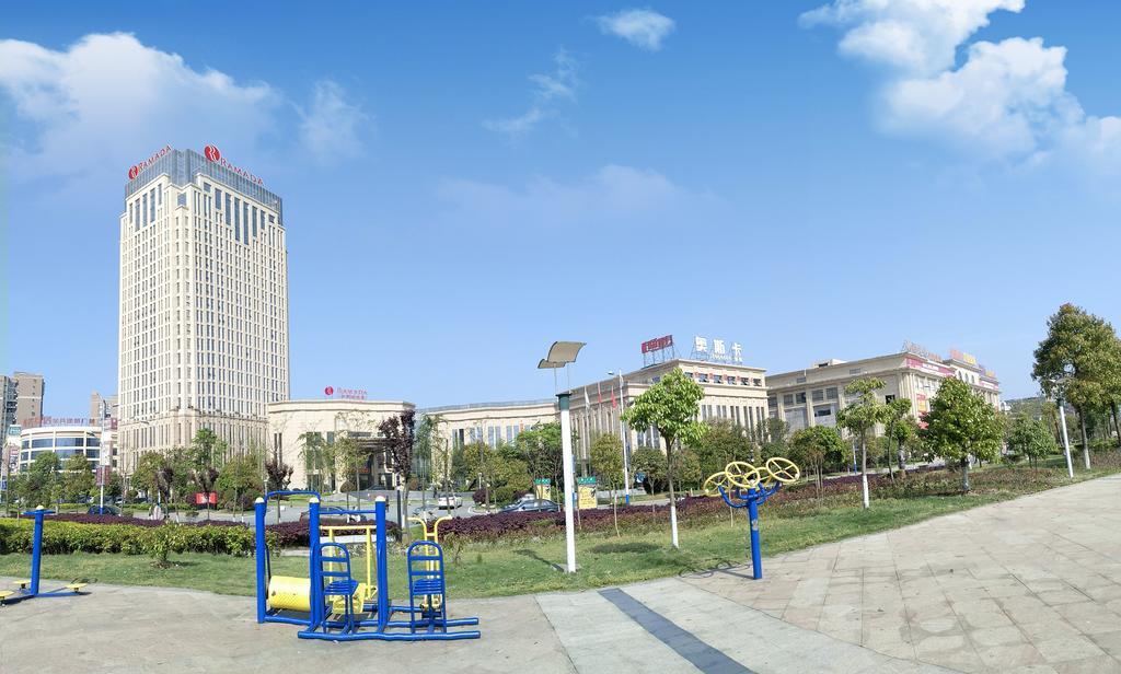 Hotel Ramada Yiyang Taojiang Extérieur photo