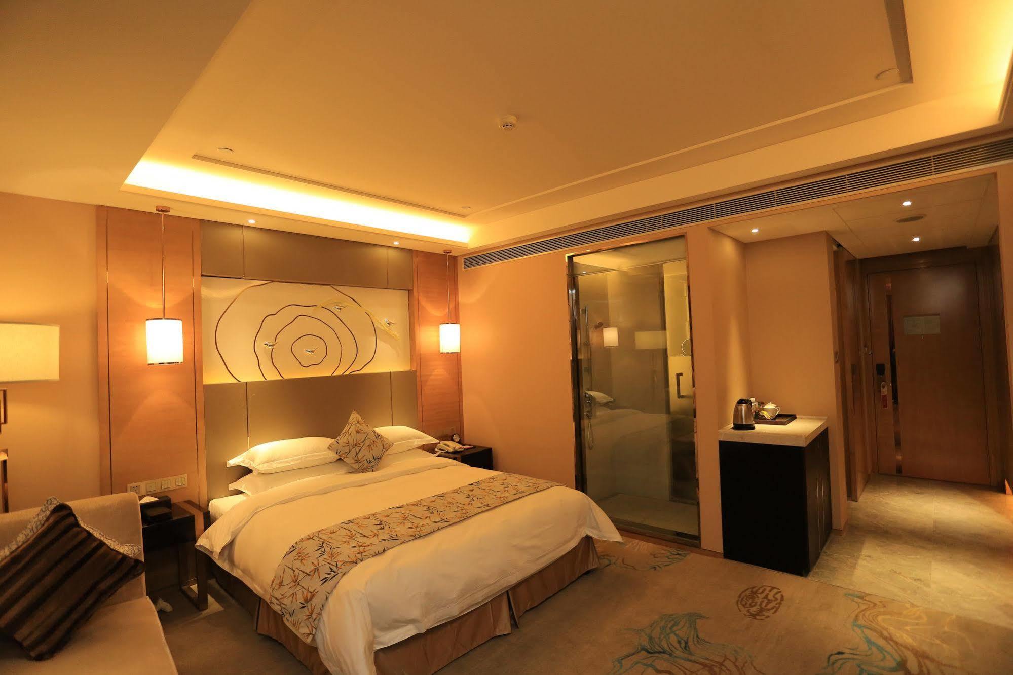 Hotel Ramada Yiyang Taojiang Extérieur photo