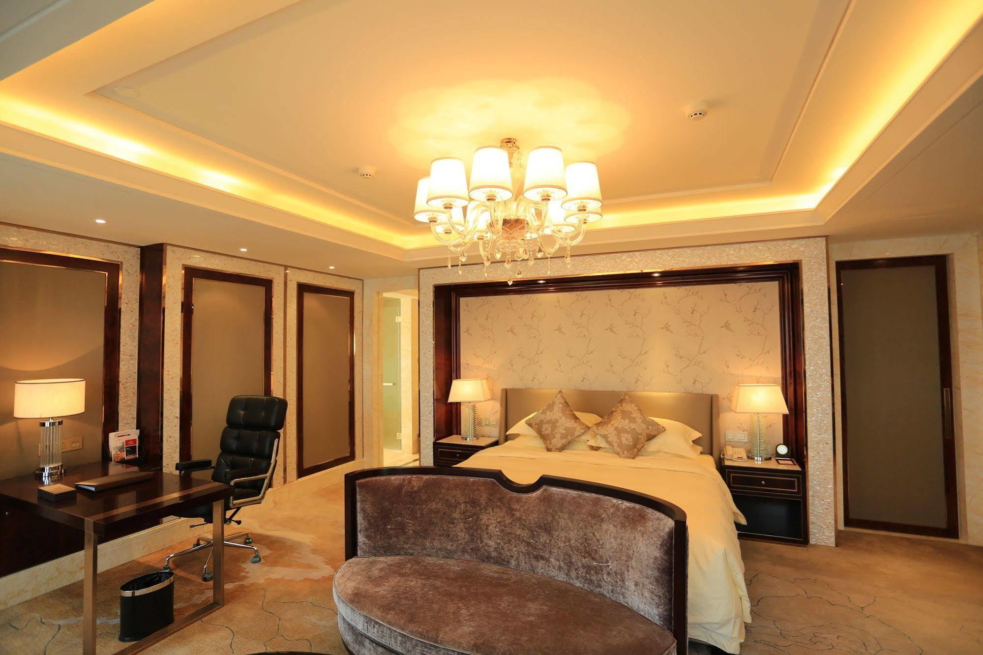 Hotel Ramada Yiyang Taojiang Extérieur photo