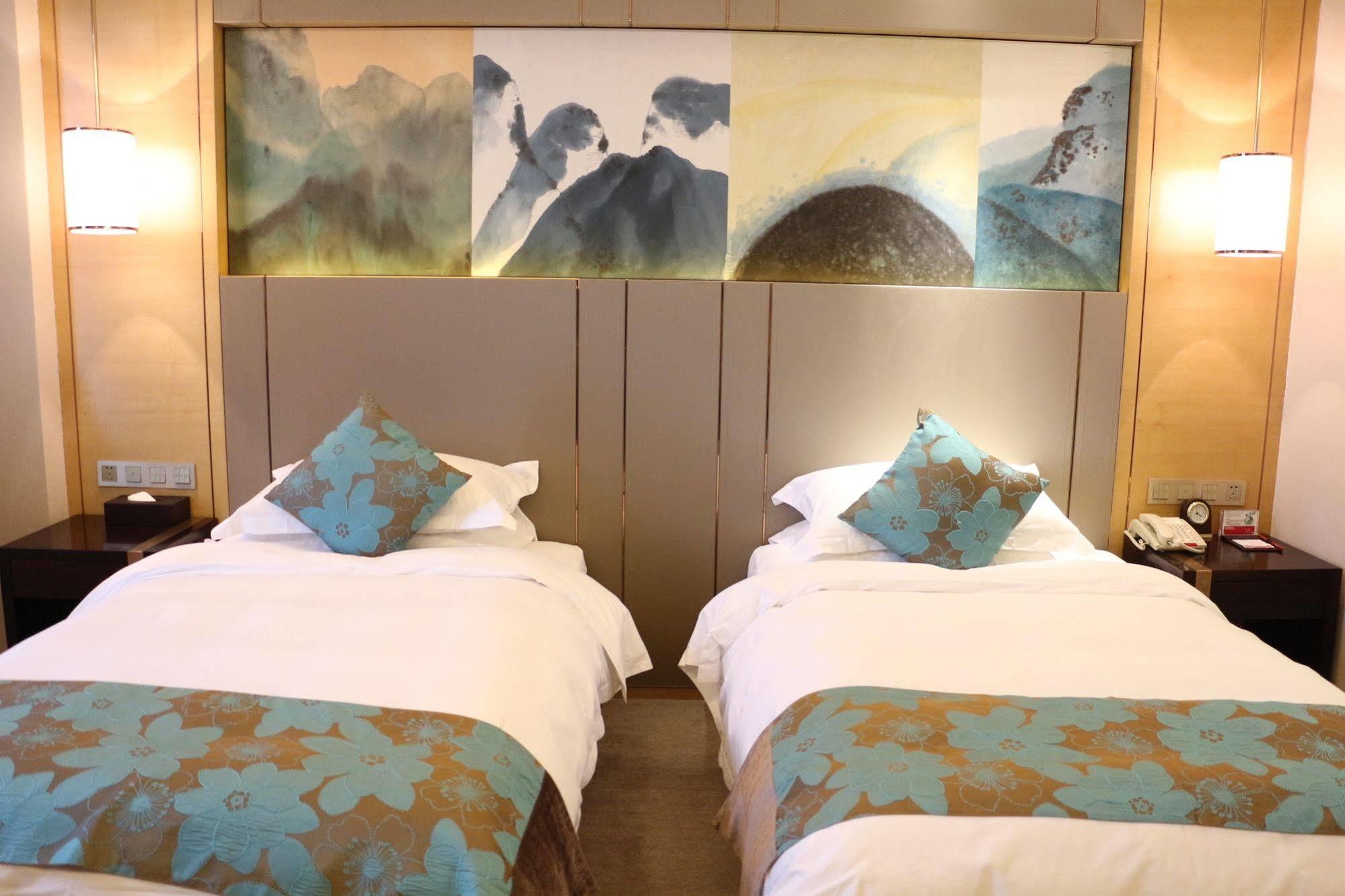 Hotel Ramada Yiyang Taojiang Extérieur photo