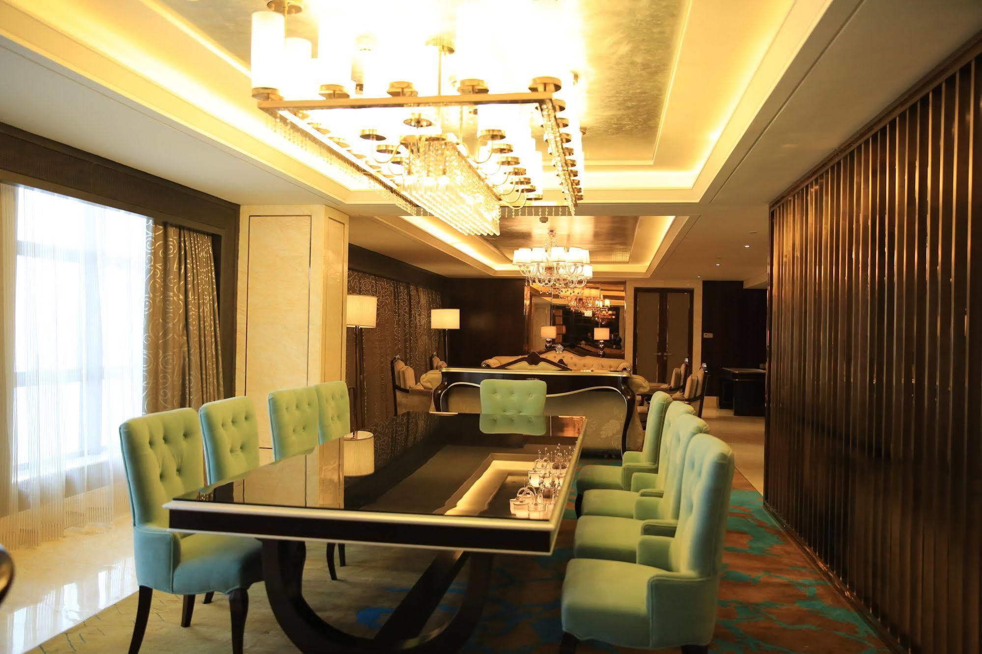 Hotel Ramada Yiyang Taojiang Extérieur photo