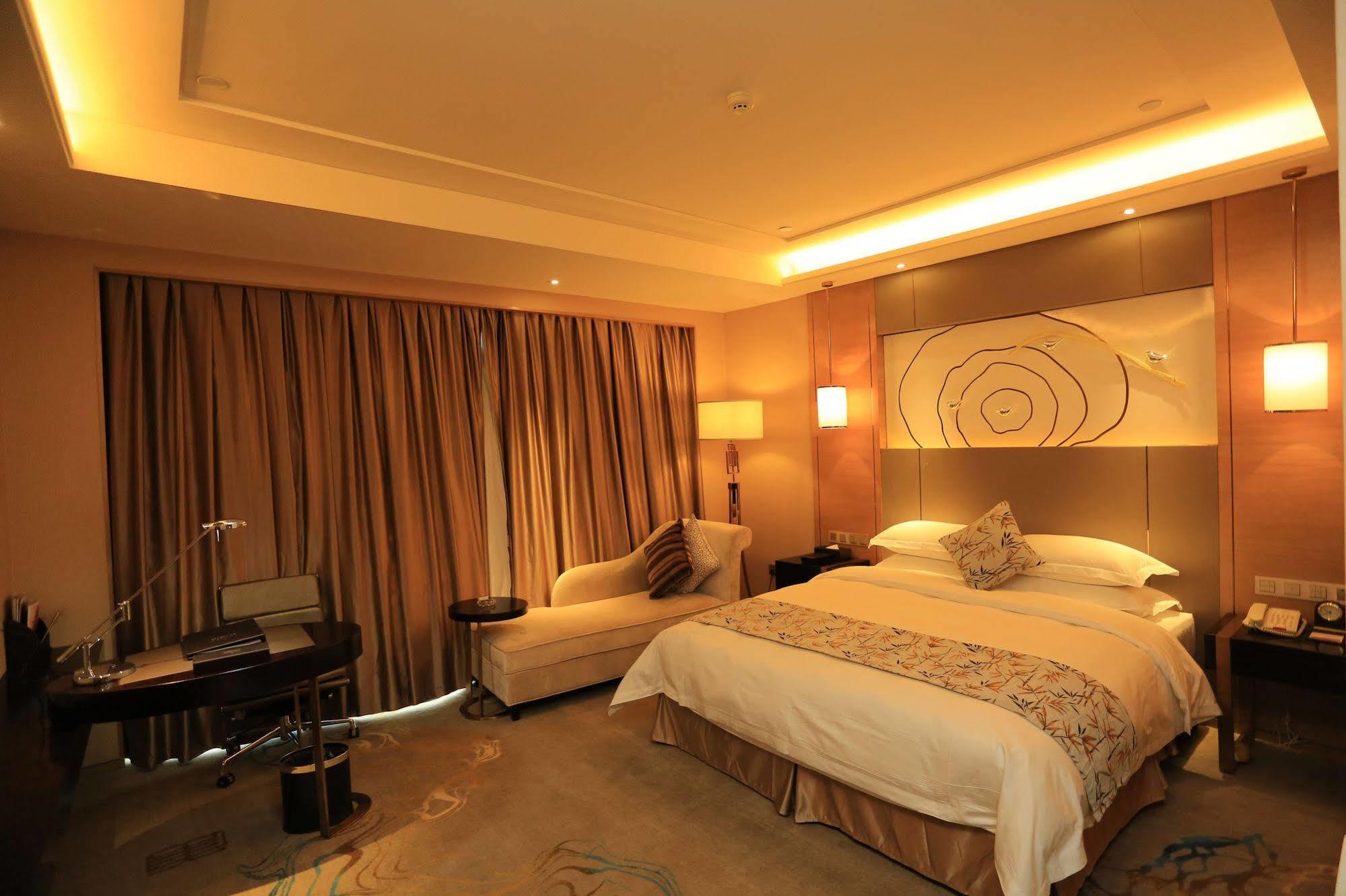 Hotel Ramada Yiyang Taojiang Extérieur photo